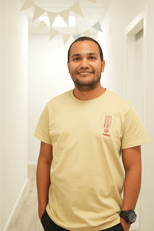 Fotografía de Luis Bruguera, profesor de inglés y preparador de exámenes Cambridge de la Academia Think! en Torrevieja